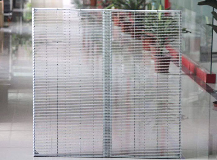 Wie erreicht ein LED-Mesh-Bildschirm sowohl Transparenz als auch Bilddetails?